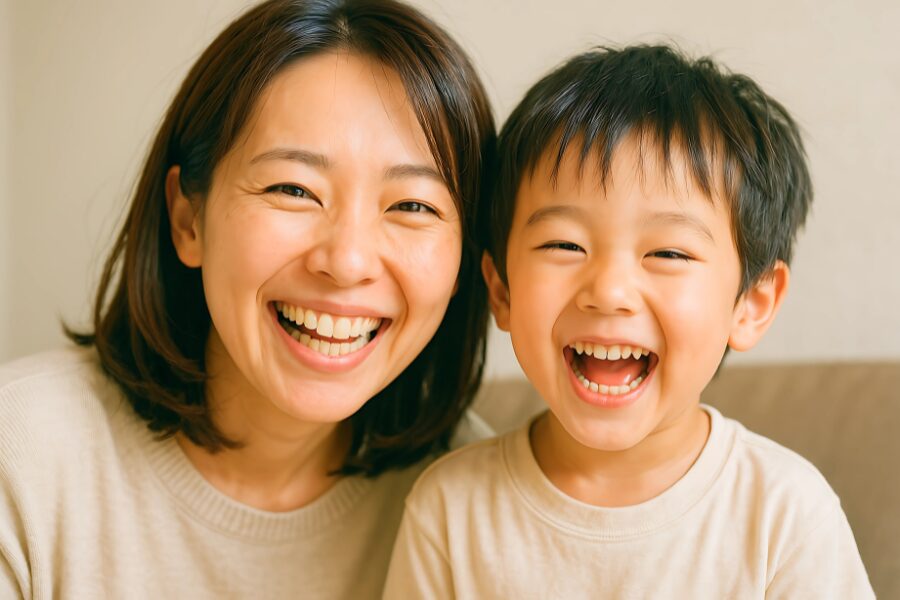 alt="働くママの笑顔”