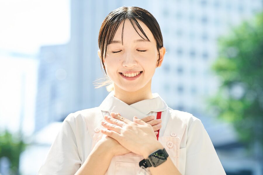 alt="自分らしいキャリアを見つけた女性"